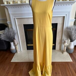 Charles Henry Yellow Sleeveless Maxi Dress with Ruffle Hem